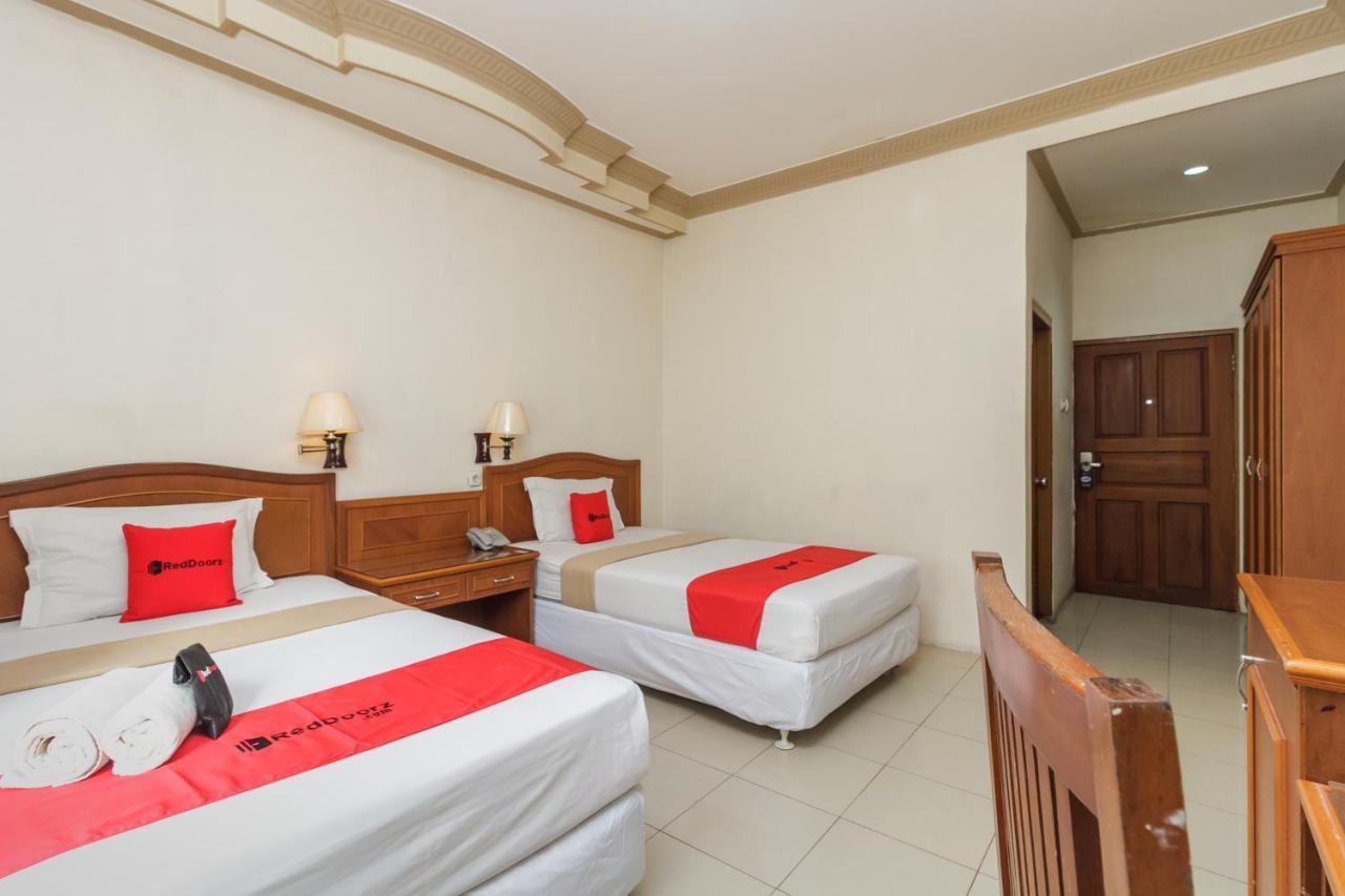 Reddoorz Plus Near Taman Siring Benuaanyar Exterior foto